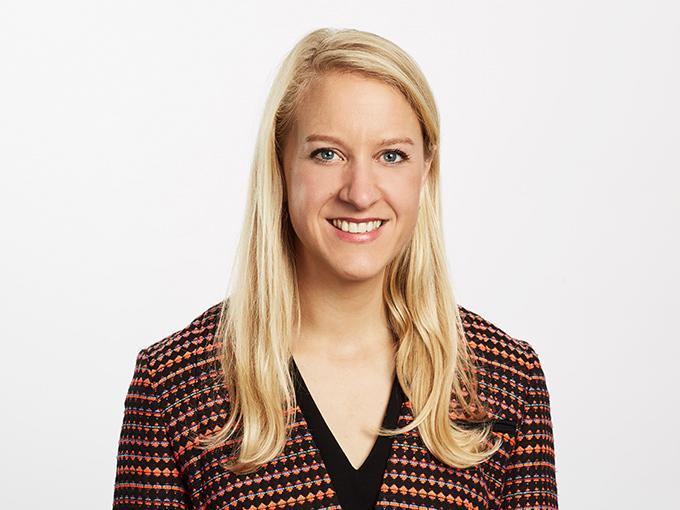 Celia Waring headshot
